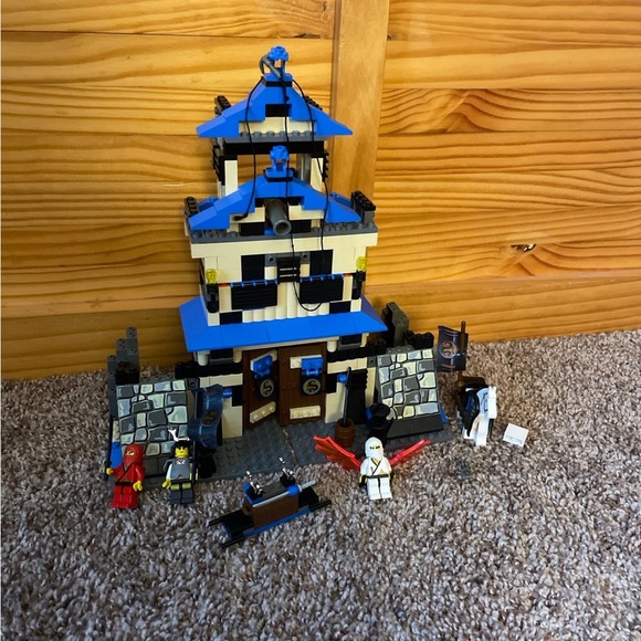 Lego Ninja: Emperor's Stronghold #3053 - Picture 1 of 9